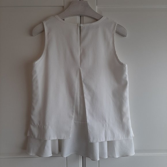 Sleeveless Lace Top - Picture 5 of 7